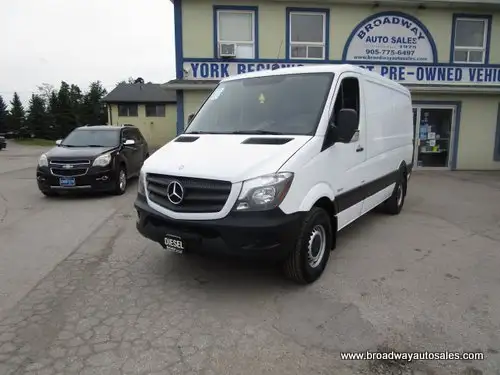 2015 Mercedes-Benz Sprinter 3/4 TON CARGO-MOVING 3 PASSENGER 3.0 in Cars & Trucks in Markham / York Region - Image 3
