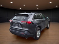 Price includes $1,000 finance credit. Price does not include fees or taxes. Experience superior driv... (image 4)