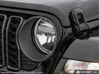 This Jeep Gladiator boasts a Regular Unleaded V-6 3.6 L/220 engine powering this Automatic transmiss... (image 8)