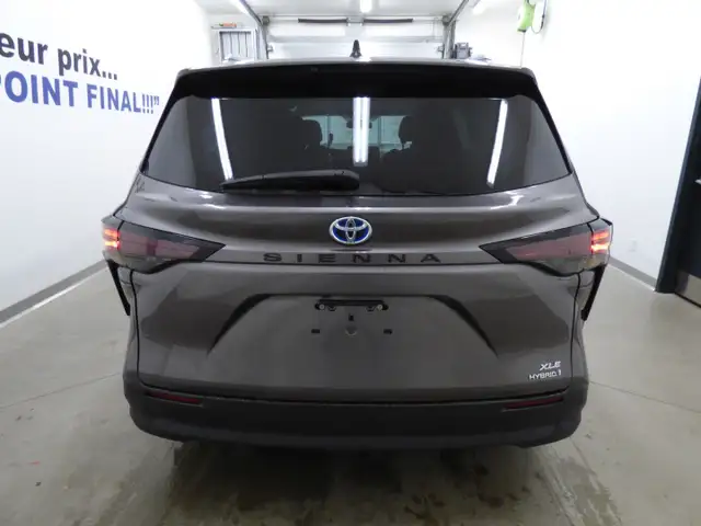 2024 TOYOTA SIENNA XLE HYBRIDE, 8 PASSAGERS, JAMAIS ACCIDENTÉ!!! in Cars & Trucks in City of Montréal - Image 5