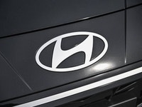 Looking for a refined, feature-packed compact sedan with delivery-mileage condition? Check out this... (image 8)
