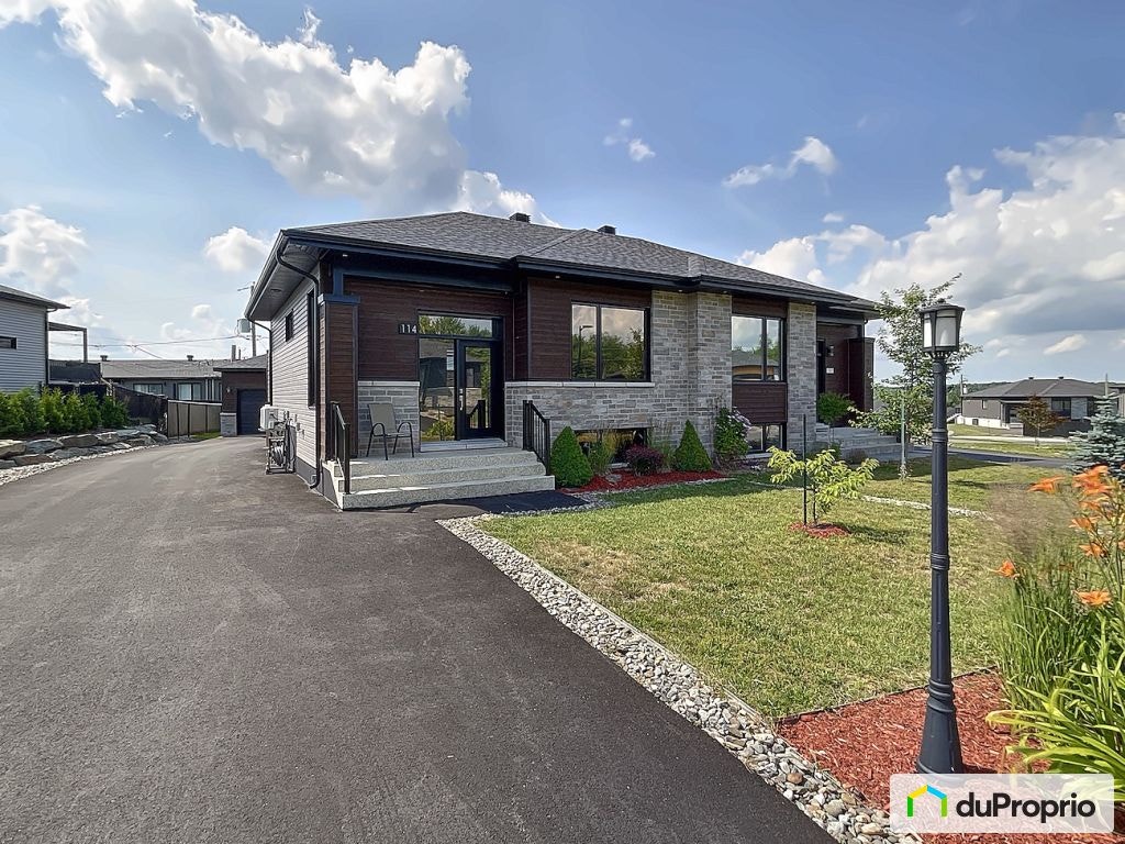 $450,000 - Semi-detached for sale in Waterloo — photo 1