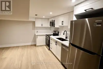 **First month's rent free with a June 1 lease start date** This bright and comfortable 3-bedroom, 2-...