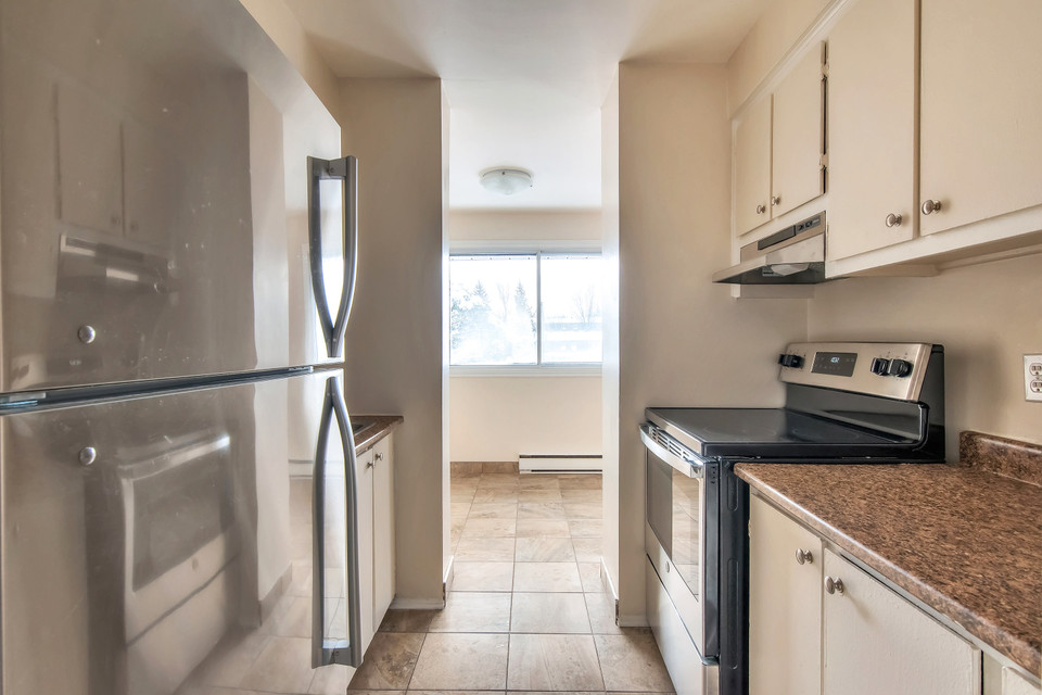 5.5 Style Condo, Tout inclus, Semi-Meublé, Pierrefonds 1295$ dans Locations longue durée  à Ville de Montréal