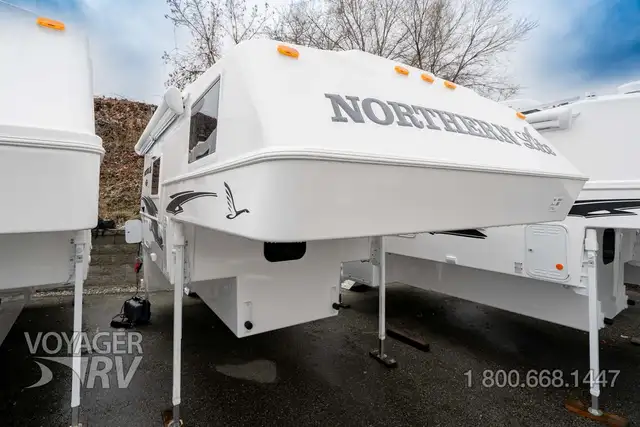 2027 Northern Lite 8.11 EX Dry Bath Limited Edition in Travel Trailers & Campers in Kelowna - Image 2