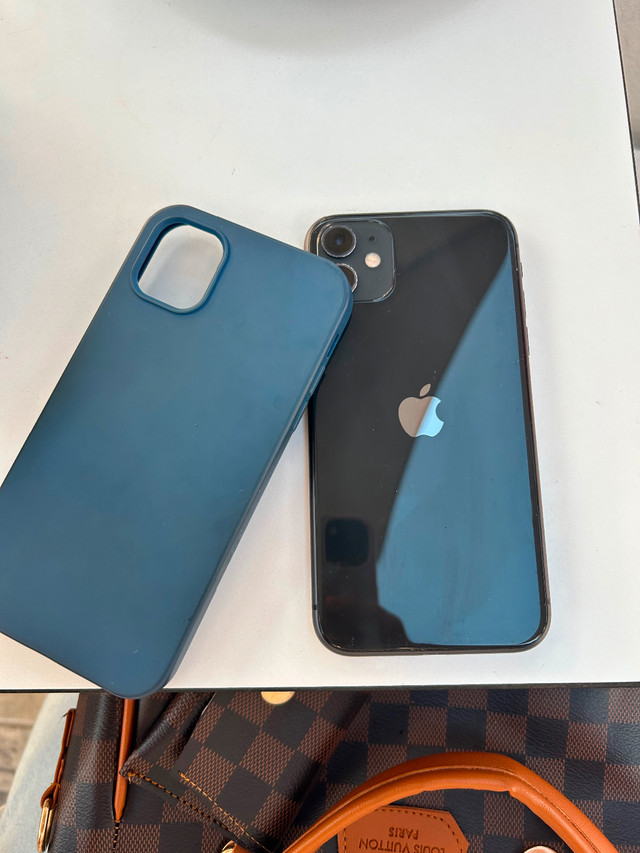 iphone. dans Téléphones cellulaires  à Laval/Rive Nord - Image 3