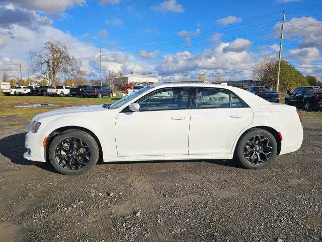 2023 Chrysler 30065275697085826127