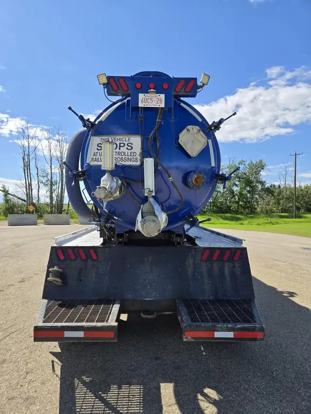 2013 KENWORTH T800 in Heavy Trucks in Saskatoon - Image 9