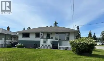 Located in a desirable area of Cranbrook, just minutes from downtown, this adorable 1956 bungalow si...