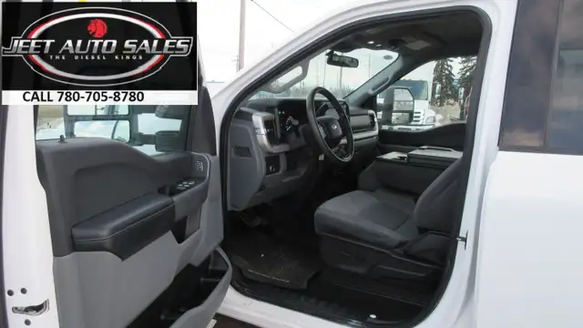2024 Ford F-350 XLT CREW CAB 8 FT LONG BOX in Heavy Trucks in Vancouver - Image 13