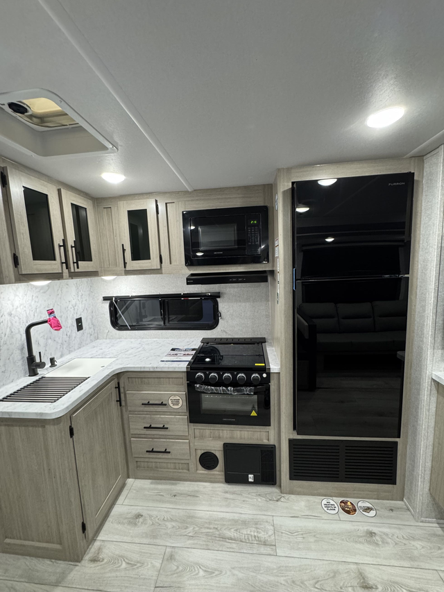 2026 Forest River EAST TO WEST DELLA TERRA 312BH in Travel Trailers & Campers in Regina - Image 6