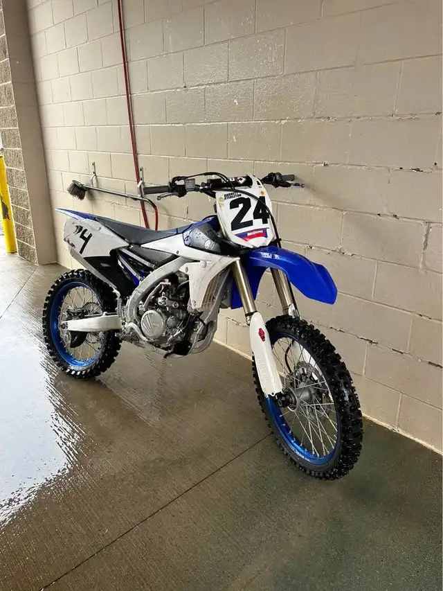 2018 YAMAHA YZ250F-BLUE! in Dirt Bikes & Motocross in Edmonton - Image 3