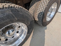 1 Owner!!! 2004 Kenworth T800 Tandem Bed Winch Truck KMS: 455,256 ECM Verified HRS: 11,784 ECM Verif... (image 8)