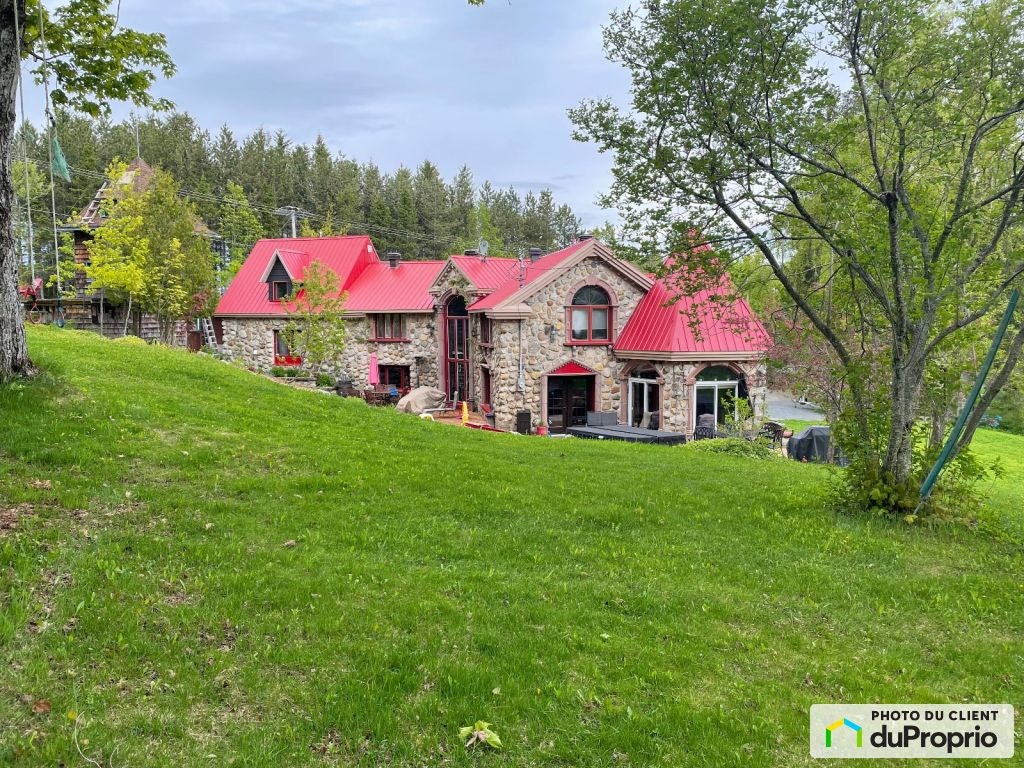 $699,000 - Split Level for sale in Matane — photo 1