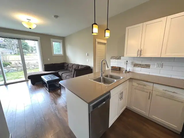 2-Bedroom 2-Bathroom l 103-110 Baxter Avenue l Townhouse in Long Term Rentals in Kitimat - Image 5
