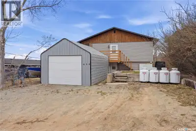 Welcome to 608 Aurora Street at Saskatchewan Beach, a four-season lake property located less than a...