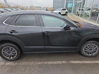 Le Mazda CX-30 GS 2022 avec traction intégrale (AWD) se distingue par son design raffiné et dynamiqu... (image 3)
