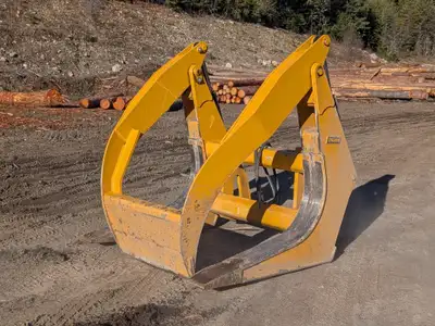 BRANDT 1106273 LOG GRAPPLE - Wheel Loader Attachment, 18 months old little usage Located in Castlega...
