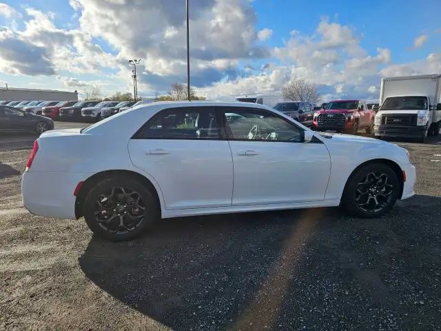 2023 Chrysler 30065275697085826123