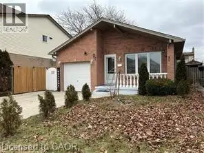 Welcome to this beautifully maintained 4-level backsplit, ideally situated in the highly sought-afte...