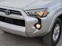 Look at this 2020 Toyota 4Runner 4DR 4WD. Its Automatic transmission and Regular Unleaded V-6 4.0 L/... (image 9)