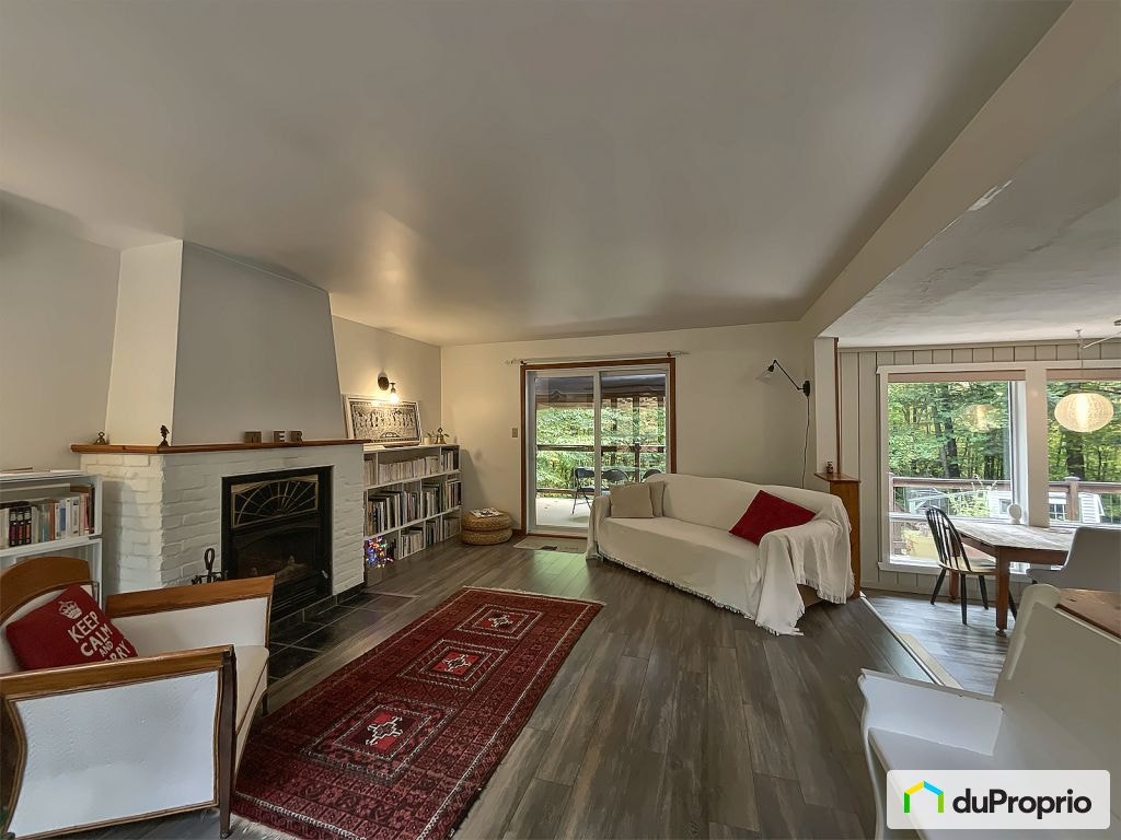 $480,000 - Country home for sale in Bolton-Est — photo 3