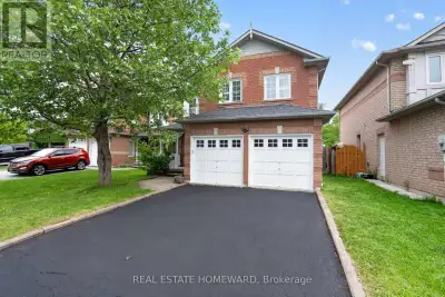 Welcome to this well maintained 3+1 bedroom, 4 Wash room all-brick detached family home is nestled i...