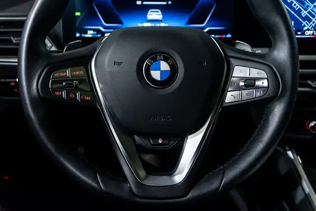 2023 BMW 3 Series 330i xDrive | Groupe Premium | Volant in Cars & Trucks in City of Montréal - Image 14