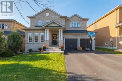 Fabulous 4 Bdrm Home In The Highly Sought Woodland Hills. Gourmet Kitchen W/Stainless Steel Appl. An...