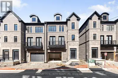 7 - 260 EAGLE STREET Newmarket (Central Newmarket), Ontario