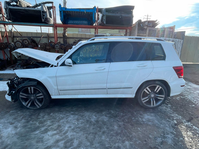 2013 Mercedes-Benz GLK350 for PARTS ONLY in Auto Body Parts in Calgary - Image 2