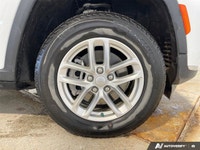 SPECIAL OFFER Only 28 Miles! This Jeep Grand Cherokee L boasts a Regular Unleaded V-6 3.6 L/220 engi... (image 9)