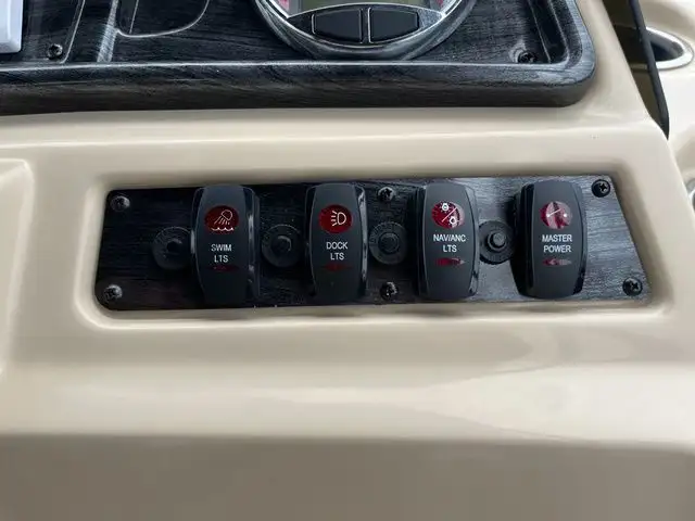 2022 Sweetwater SW 2286 Single Flip Lounge in Sport Touring in Sault Ste. Marie - Image 39