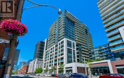 >>>>>>Great Location<<<<<< Well managed "Axiom" Luxurious Building In The Heart Of Toronto. Walking...