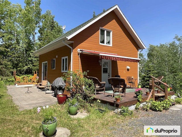 $540,000 - 1 1/2 Storey for sale in Jonquière (Lac-Kénogami) — photo 1