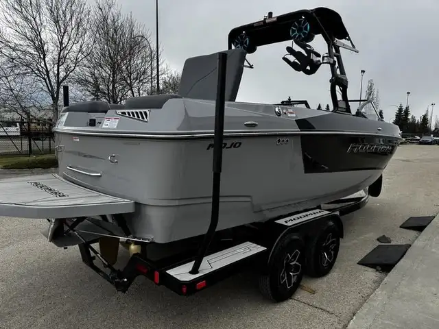 2025 Moomba Mojo in Powerboats & Motorboats in Edmonton - Image 13