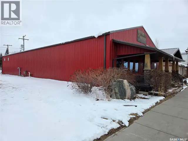 407 Railway AVENUE Wawota, Saskatchewan in Commercial & Office Space for Sale in Regina - Image 6