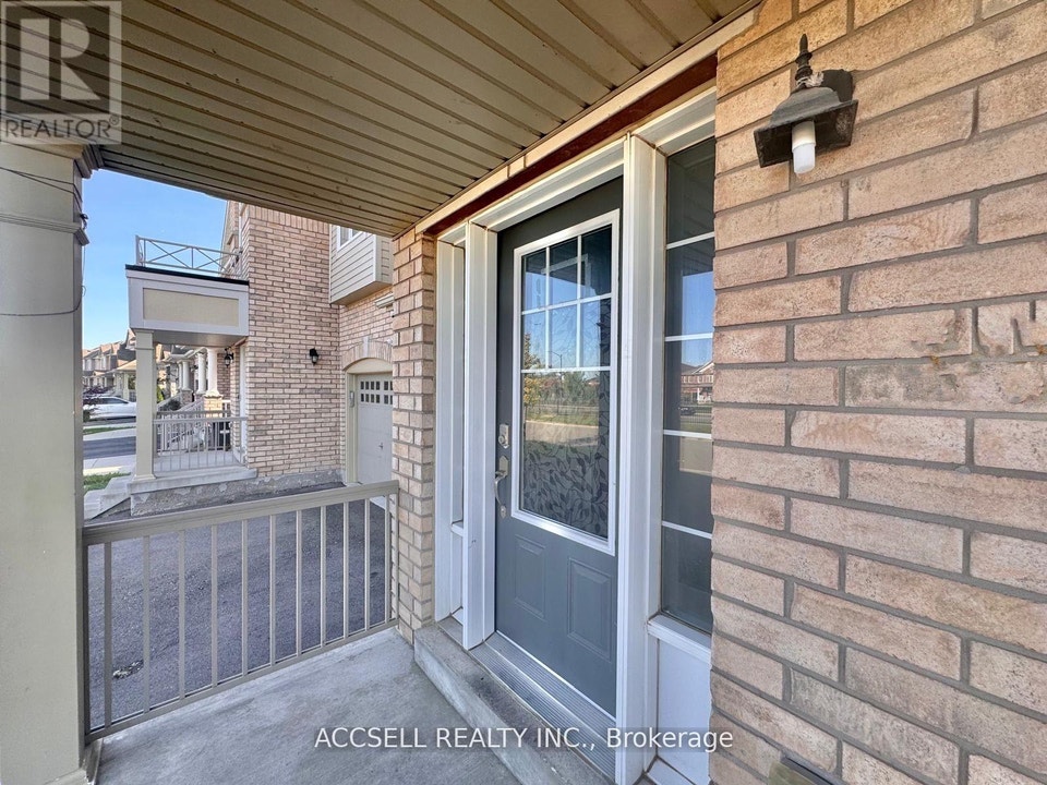 43 BANBRIDGE CRESCENT Brampton (Credit Valley), Ontario 2