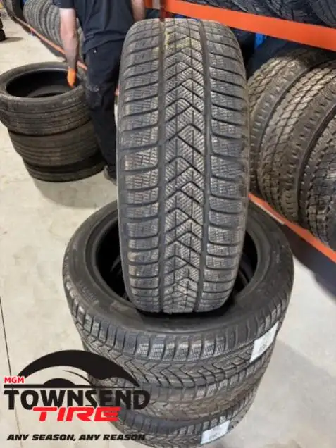 *USED* PIRELLI SOTTOZERO 3 WINTER TIRES 245/45R20 in Tires & Rims in Grand Bend - Image 2