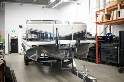 Max HP: 250 HP Overall Length: 24 ft. 6 in. Weight: 2800 lb. Fuel Capacity: 38 US gal. Max Carry Cap...