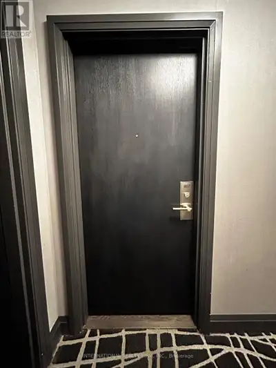 Ideal residence in the heart of downtown Toronto. Bright, partially furnished 775 sq ft corner suite...