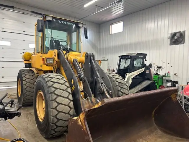 2000 VOLVO L70D WHEEL LOADER in Heavy Equipment in Regina - Image 5