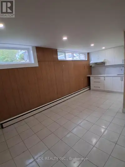 BSMT 2 - 51 BEACHAM CRESCENT Toronto (Tam O'Shanter-Sullivan), O