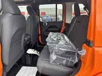 BLACK CLOTH LOW-BACK BUCKET SEATS,ENGINE: 3.6L PENTASTAR VVT V6 W/ESS -inc: Engine Oil Cooler,BODY-C... (image 9)