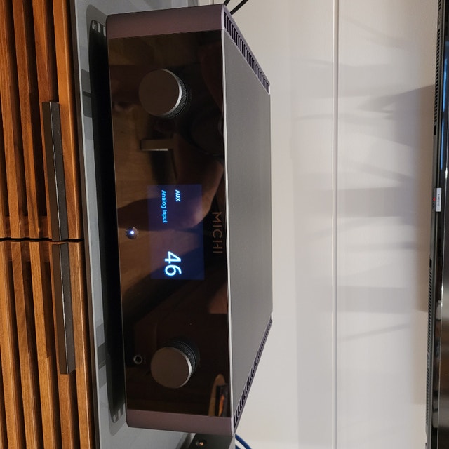 Rotel Michi X3 Integrated Amplifier Stereo Systems & Home Theatre St. Catharines Kijiji
