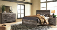 Ashley Furniture Wynnlow Queen Panel Bed