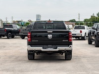 Welcome to Barrie Dodge Chrysler Jeep. DIAMOND BLACK CRYSTAL PEARLCOAT,ENGINE: 5.7L HEMI VVT V8 W/MD... (image 6)