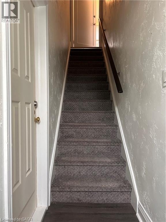 557 STIRLING Avenue S Unit# Upper Kitchener, Ontario 3
