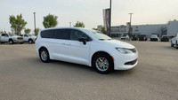 This 2025 JEEP COMPASS LATITUDE LUX 4X4 has the following options Leatherette Seats, Remote Start Sy... (image 1)