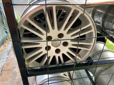 4x Mag 300 5x115 17 pouces avec capteur usagé bonne condition 300$ 819 816 1621